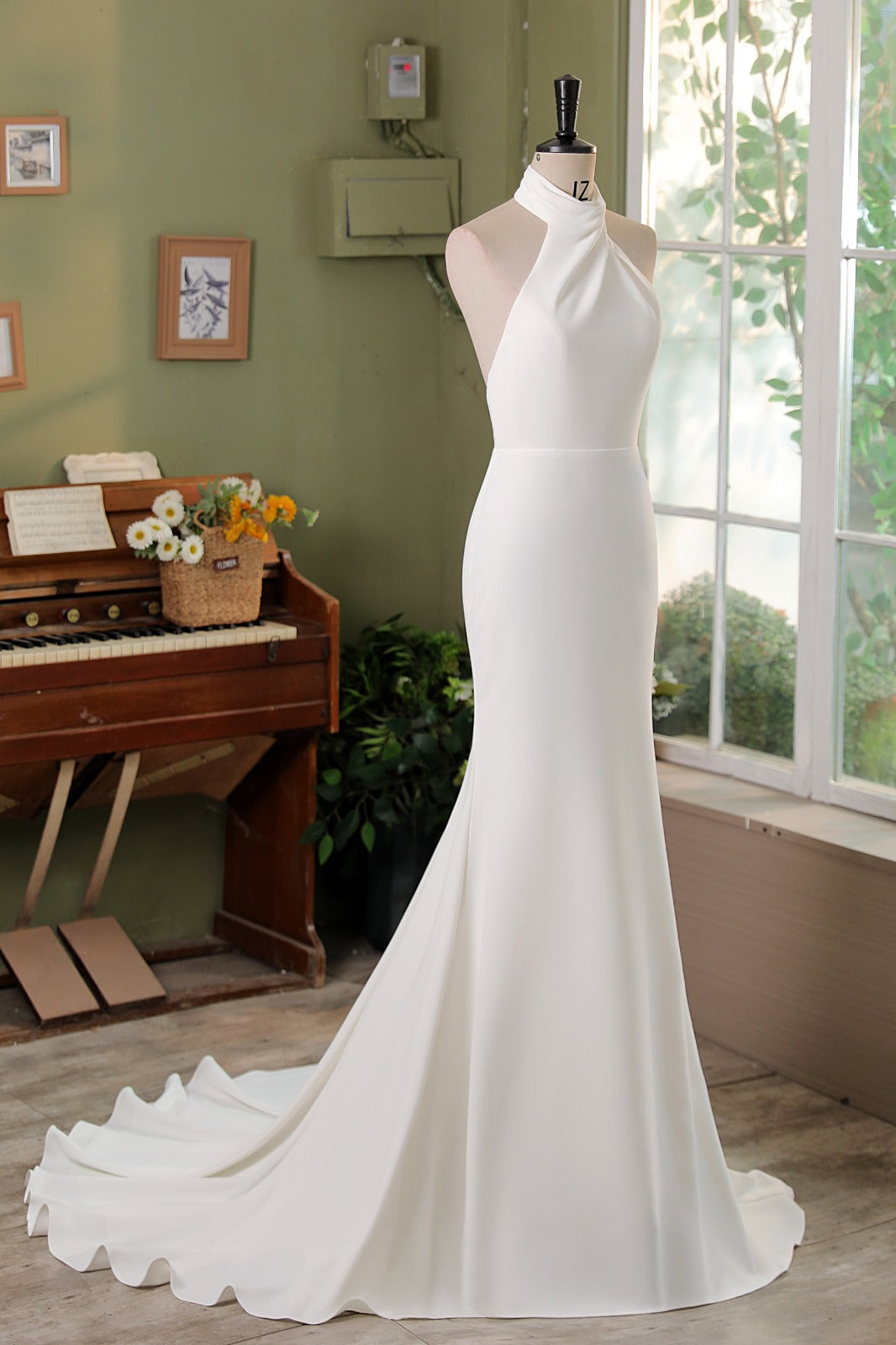 Halter Neck Crepe Mermaid Bridal Dress MMF1986