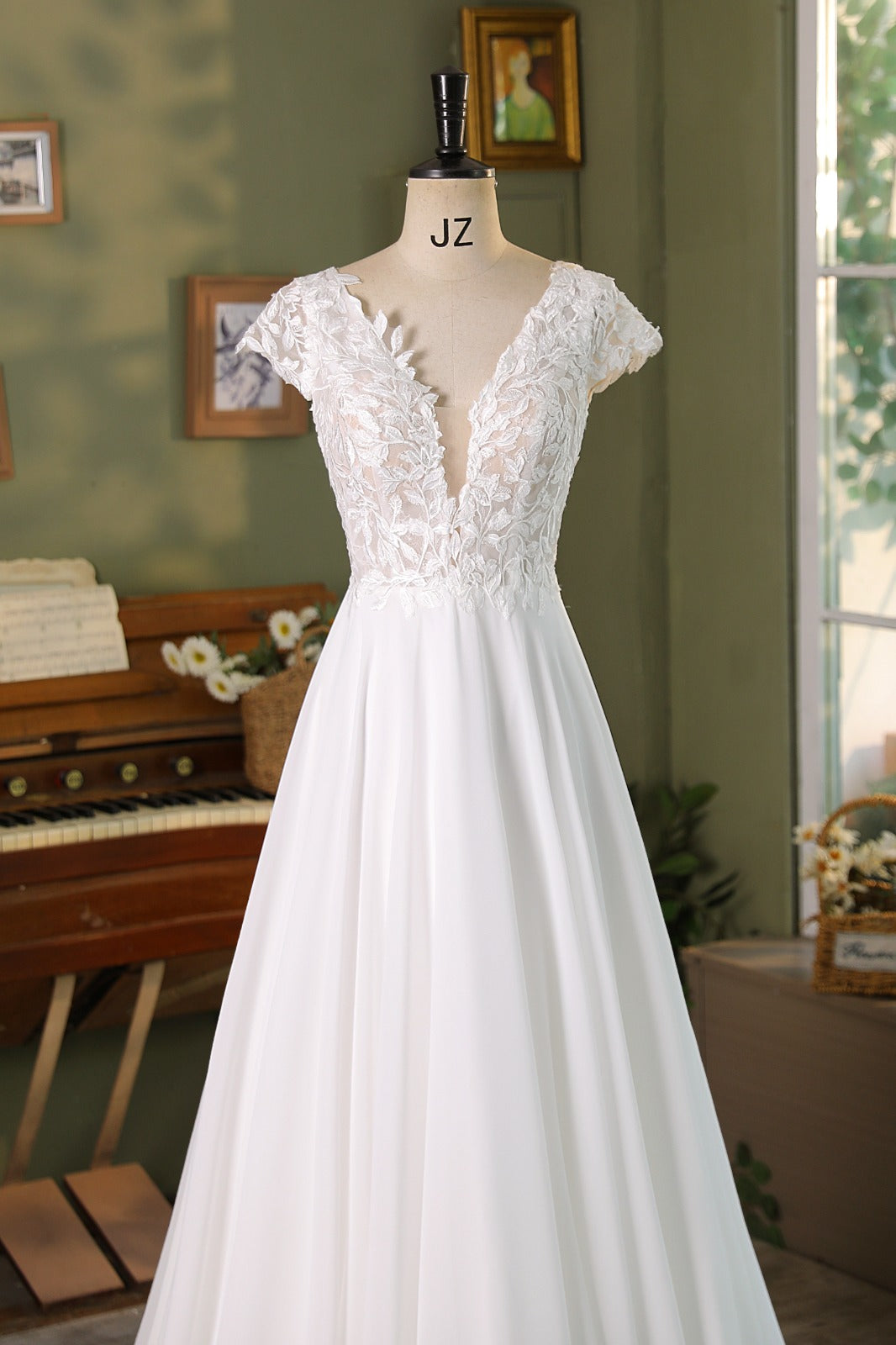Cap Sleeve Lace A Line Chiffon Wedding Dress MMF3040