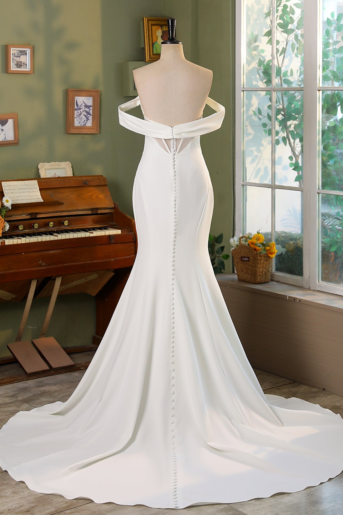 Fit And Flare Detached Off Shoulder Crepe Wedding Dress MMF3074