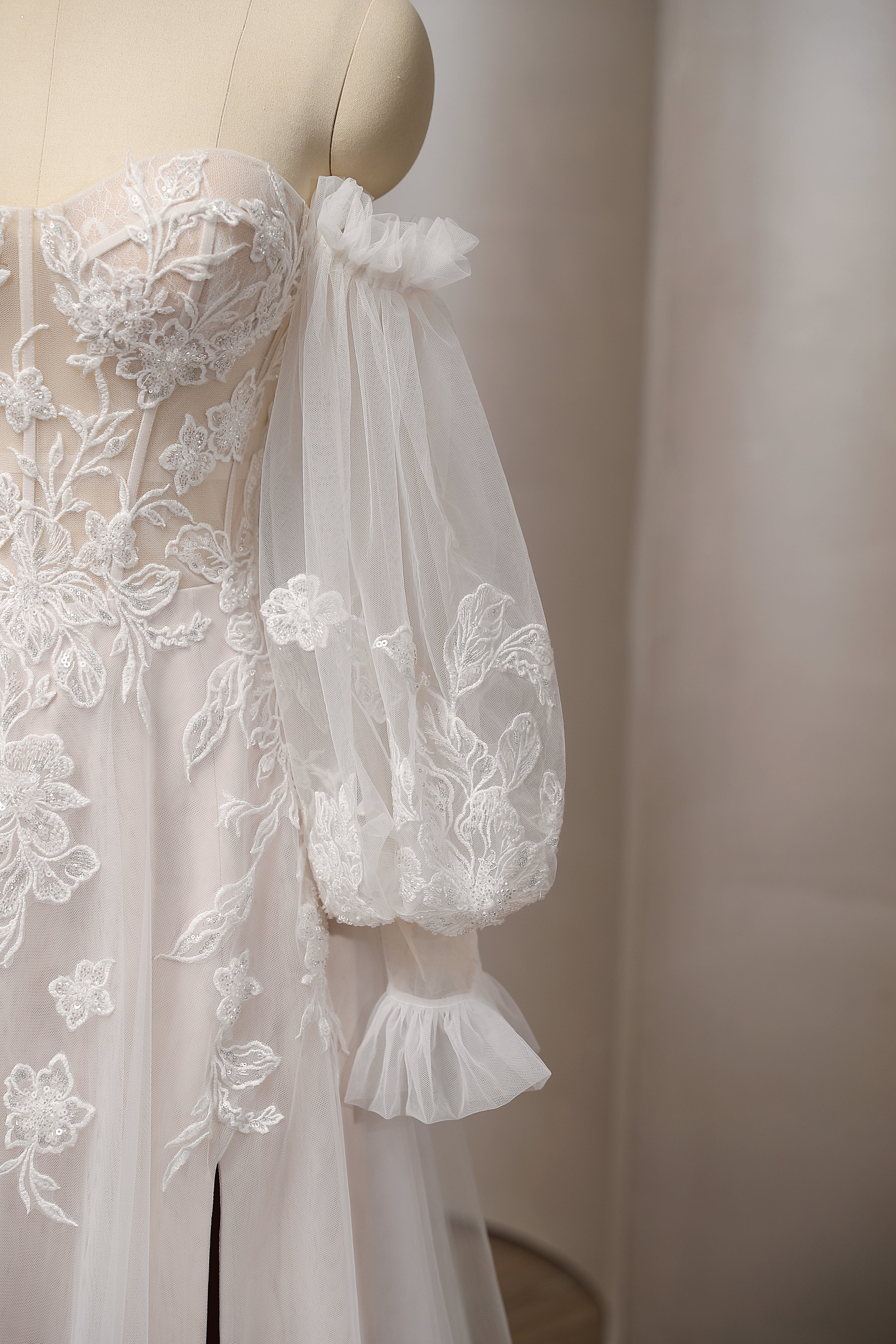 Romantic Detachable Sleeves Wedding Dress with Floral Accents CMM2027