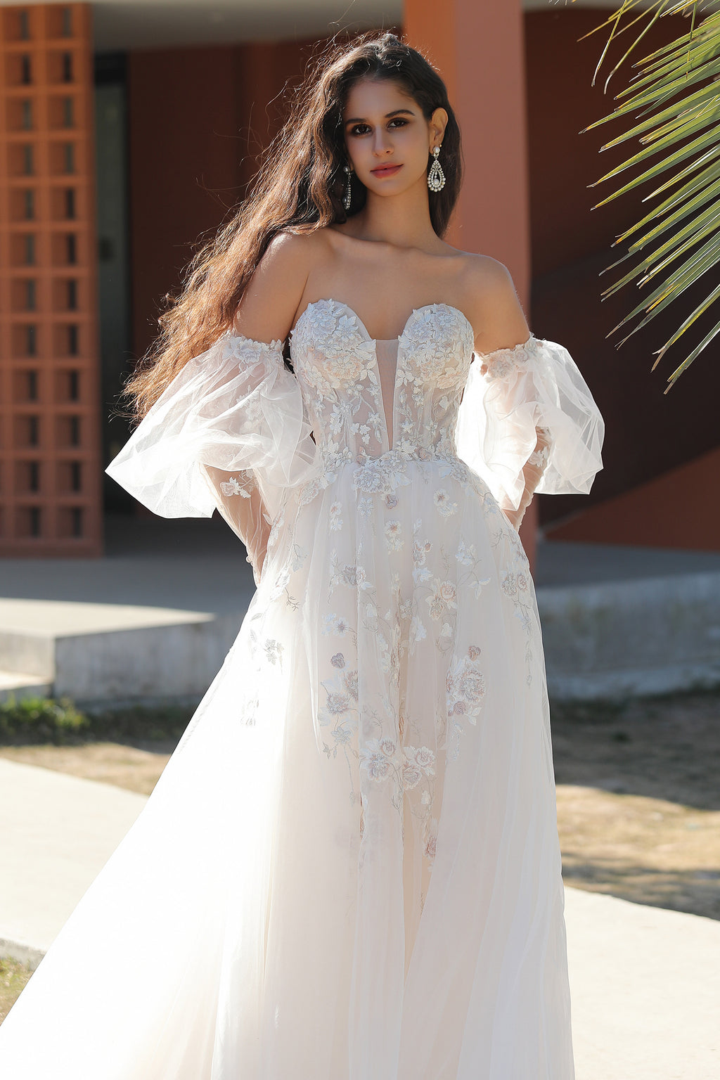 Romantic Sweetheart Wedding Gown With Puffed Sleeves And Delicate Embroidery CMM2021