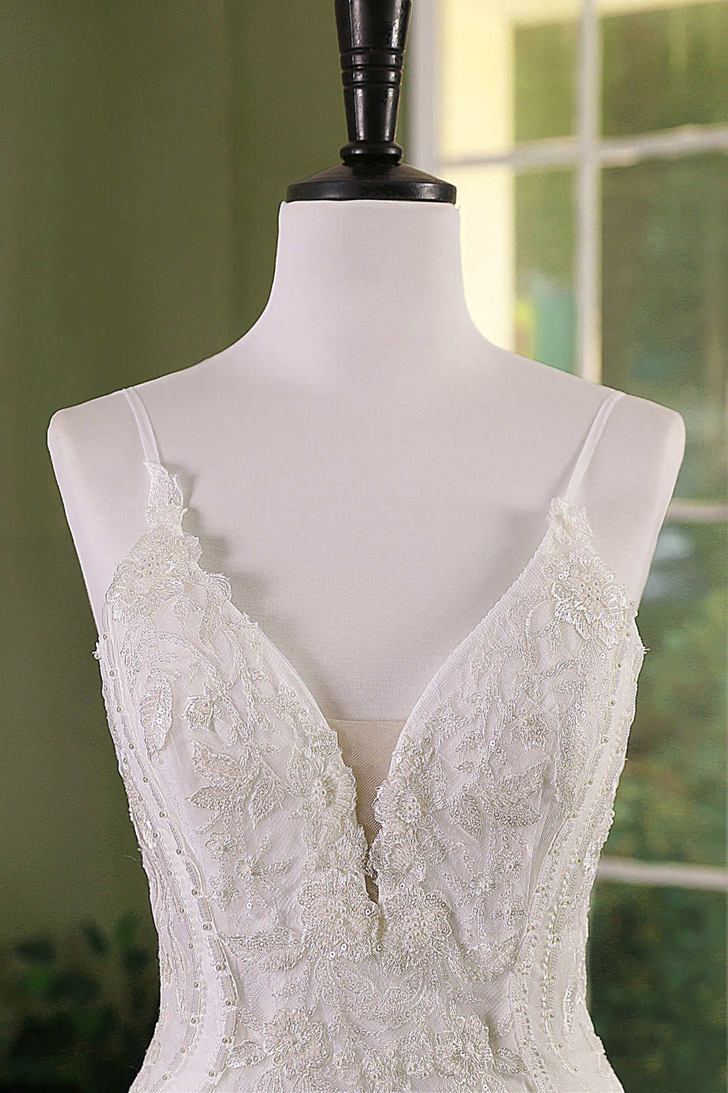 Romantic Mermaid Wedding Dress With Dramatic Lace Train MMF2620