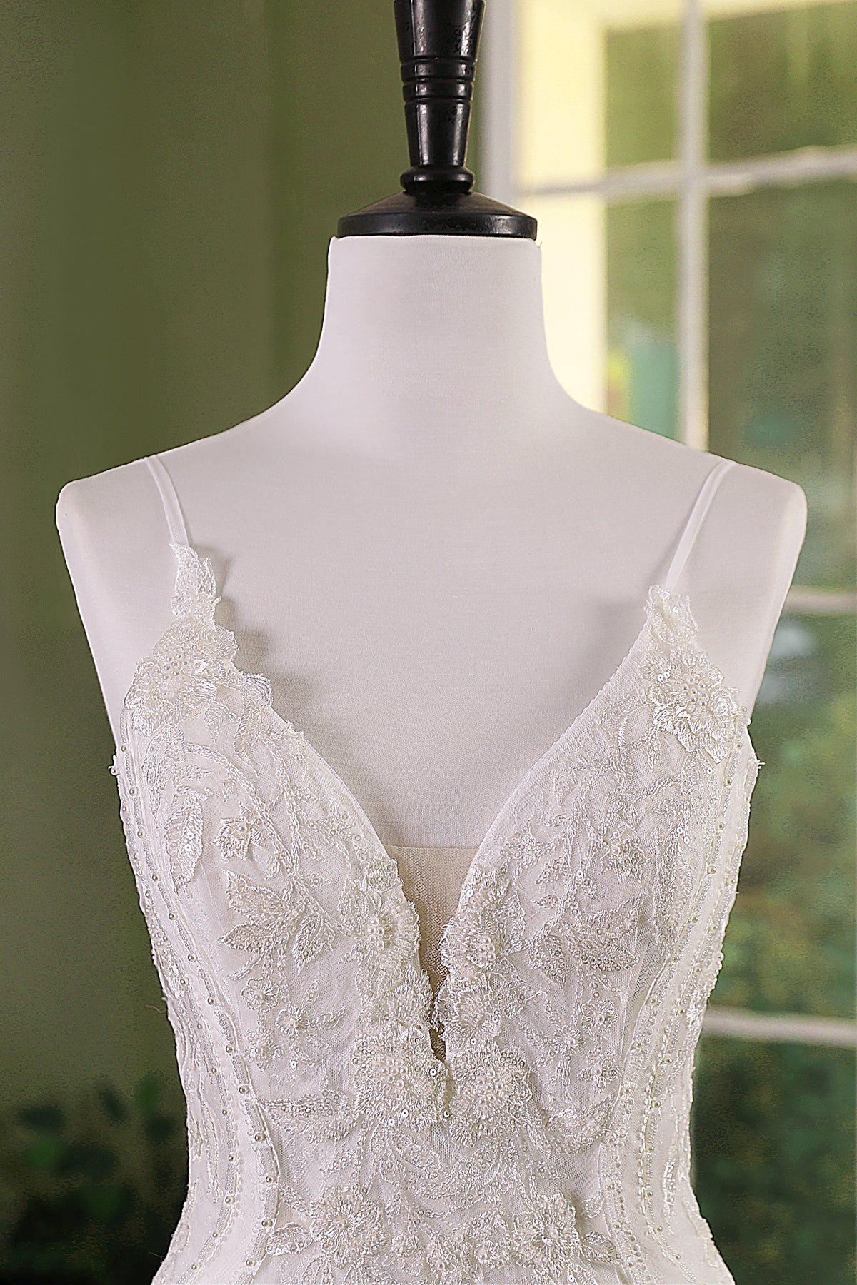 Romantic Mermaid Wedding Dress With Dramatic Lace Train MMF2620